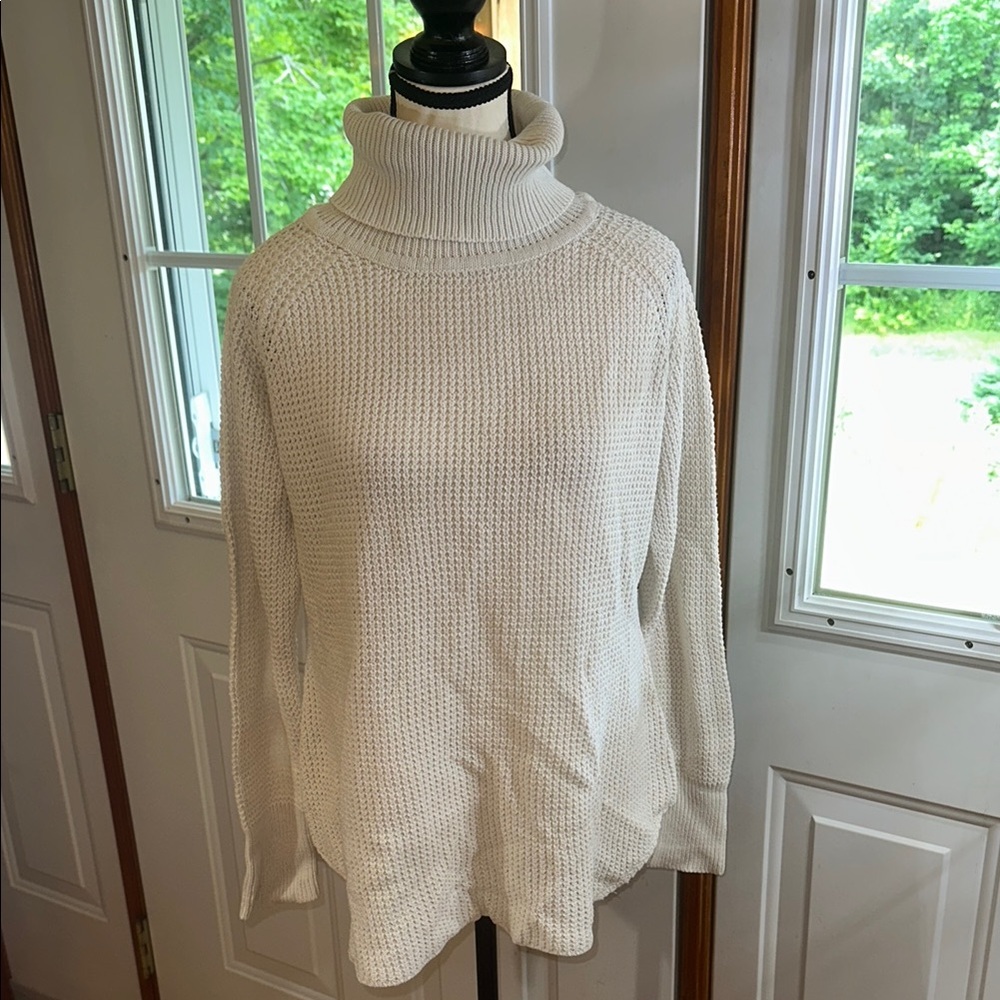 Cloth Knit White Turtleneck Sweater